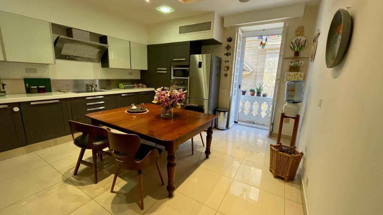 Valletta Collection - Merchant Str Apartment With Large Yard Buitenkant foto